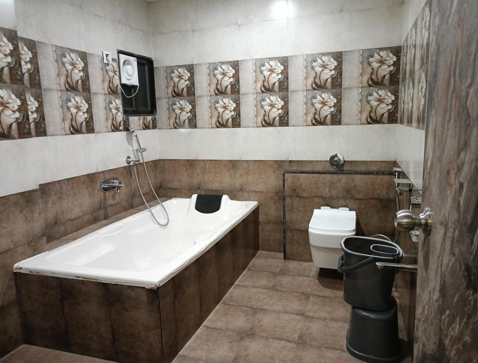 Hotel E Classico バーヴナガル エクステリア 写真